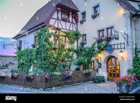 Burghotel, Klostergasse, Altstadt, Rothenburg ob der Tauber, Bayern, Deutschland Stock Photo - Alamy