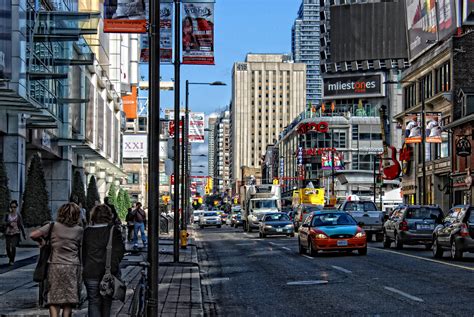 Yonge Street in Toronto Foto & Bild | north america, canada, the east ...