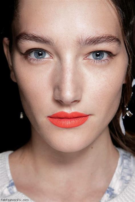 How To Wear An Orange Lip Makeup Look Tutorial | Fab Fashion Fix