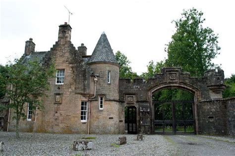 clan gregor castles | Entrance to Lanrick Castle:: OS grid NN6902 :: Geograph Britain and ...