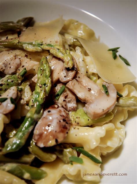 Asparagus & Mushroom Pasta with Lemon Cream | James & Everett