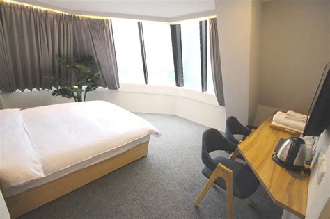 Hotel Attic in Taipei - Room Deals, Photos & Reviews