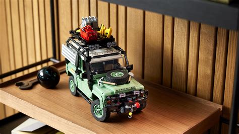 Celebrate 75 Years Of Land Rover With This Brilliant LEGO Land Rover ...