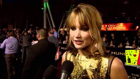 Jennifer Lawrence - The Hunger Games Premiere Interview - YouTube