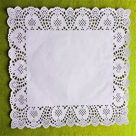 30*40cm Greaseproof square paper doilies with tableware