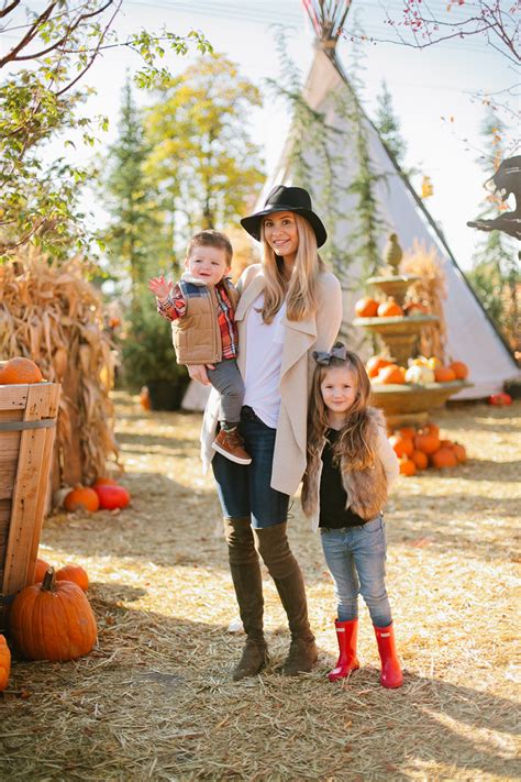 Pumpkin Patch | Pumpkin patch outfit, Pumpkin patch outfit kids, Pumpkin patch photoshoot