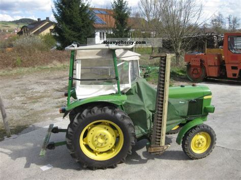 John Deere 830 1976 Agricultural Tractor Photo and Specs