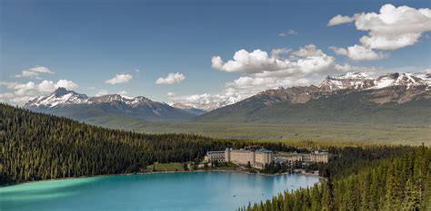 fairmont-chateau-lake-louise-optimized | Canada Rail Vacations