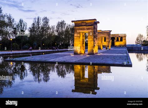 Temple of Debod at dusk. Parque del Oeste, Madrid Spain Stock Photo - Alamy