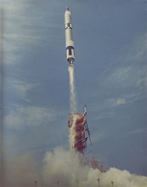 Space Rocket History #73 – Gemini VIII with Neil Armstrong and Dave ...