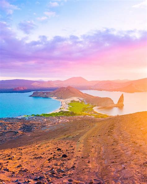 Bartolomé Island Sunset from a volcano 🌅 The end of an unforgettable ...