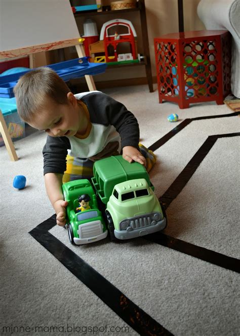 Minne-Mama: Garbage Truck Play