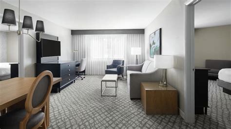 Charlotte Hotels | DoubleTree Suites Charlotte-SouthPark