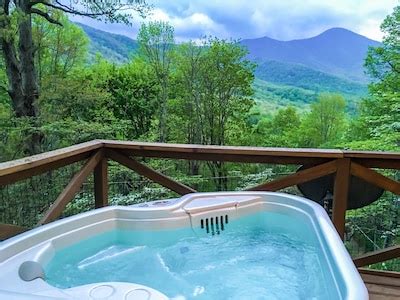 Nancy’s Treetop Mountain Vista~ Romantic~Hot Tub~Cool Hikes~Amazing ...