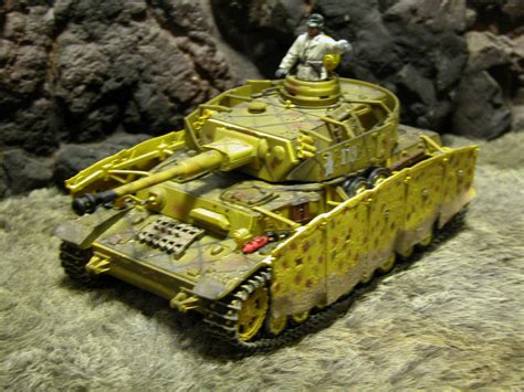 "RETIRED" Forces Of Valor 1:32 Scale WWII German Panzer IV Ausf. G Tan | C & C Toy Emporium