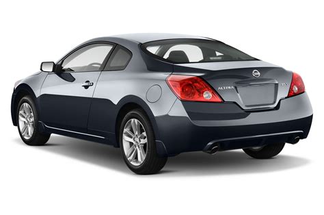 2010 Nissan Altima 3.5 SR - Nissan Midsize Sedan Review - Automobile Magazine