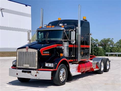 2013 Kenworth T800 Sleeper Cab - Cummins ISX - 10 Speed - Chicago Motor ...