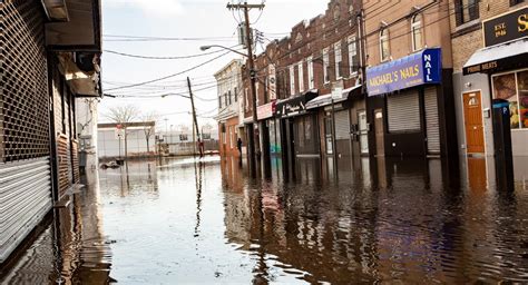 Photos: Tidal Flooding Leaves Howard Beach Residents Stranded - Gothamist