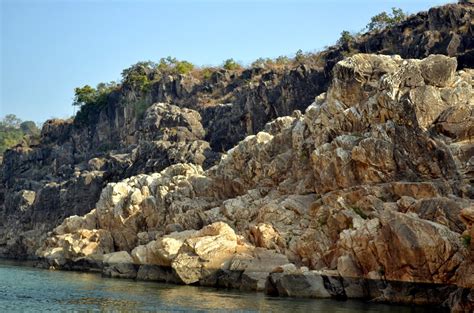 Bhedaghat - Boating in magnificent marble canyons!