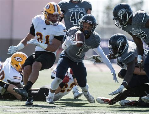 Fullerton College football team continues to pile up the points ...