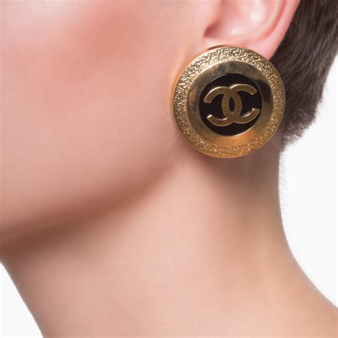 Chanel - Vintage black enamel CC gold earrings - 4element