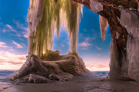 Exploring Lake Superior Ice Caves - Lake Superior Circle Tour