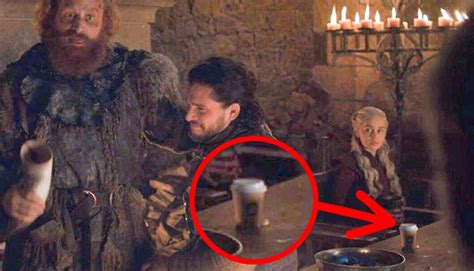 10 bloopers de Game of Thrones qui sont aussi ridicules que le gobelet Starbucks - ipnoze