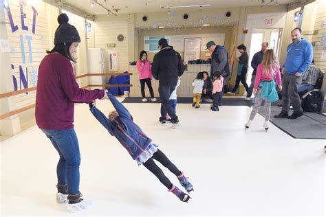 Iceless indoor skating rink draws kids to Discovery Museum – Marin ...