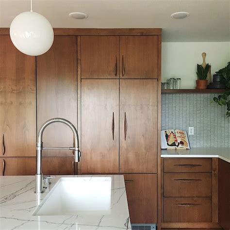 A Lovingly Remodeled Midcentury Modern Kitchen | Modern kitchen remodel ...