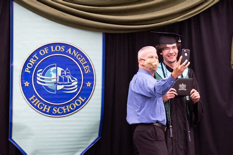 Photos: The Port of Los Angeles High School held its 2020 drive-thru ...