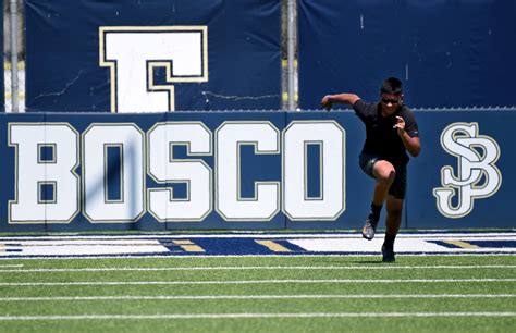 For St. John Bosco football, an ‘exciting’ return to the field for practice » SportStars Magazine