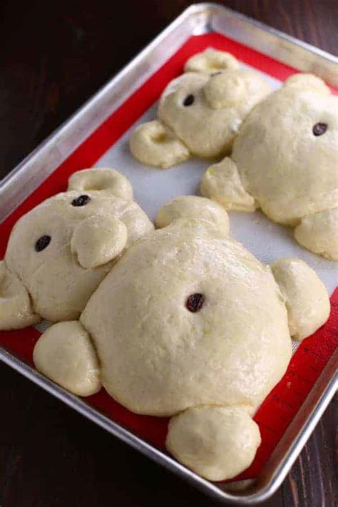 Teddy Bear Bread - Mom Loves Baking