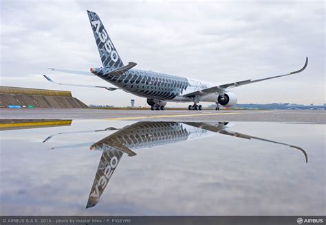 Photos: Airbus rolls out new A350 XWB in ‘Carbon’ livery – Bangalore ...