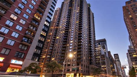 Murray Hill Apartments - 3 Apartment Buildings from Equity Residential | EquityApartments.com