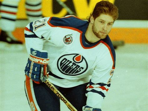 Edmonton Oilers history: Shayne Corson scores 2 assists in debut, 1992 ...