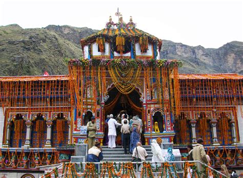 Badrinath Temple - Location, Significance, Timings, Architecture