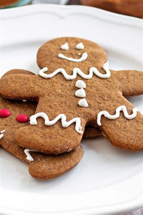 The Perfect Soft Gingerbread Cookies {Easy Recipe!}