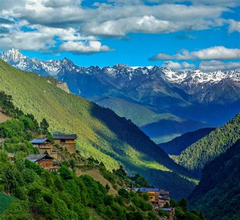 Yunnan Travel Guide: Diverse Cultures, Awesome Scenery