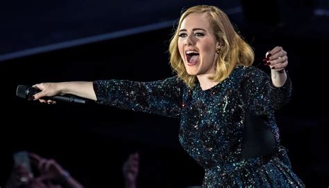 What Adele wears to an Adele concert - LA Times