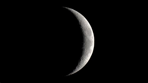 Let’s Photograph a WAXING Crescent Moon - YouTube