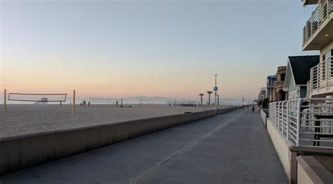 Why Hermosa Beach is the Best Beach Town For A Bike Ride in the USA