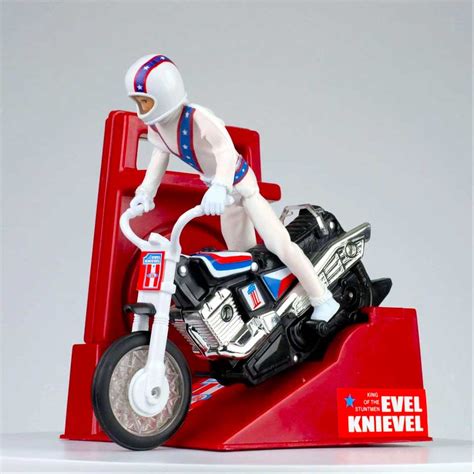 The Evel Knievel Stunt Cycle Is Back