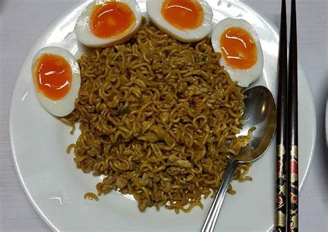 Resep Indomie telur ramen oleh Mommy KATNISS - Cookpad