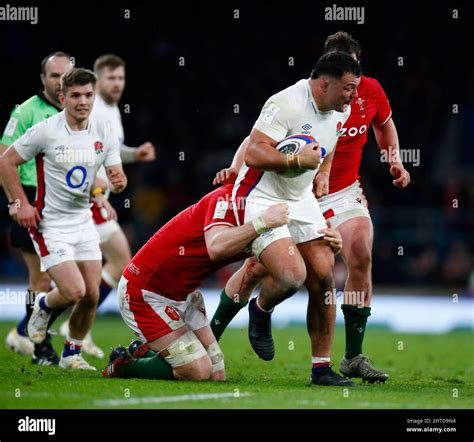 LONDON, ENGLAND - FEBRUARY 26: Ellis Genge of England (White) during ...