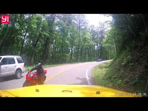 Biker Close Call Crash Tail of the Dragon 129 (2020) Motorcycle - YouTube
