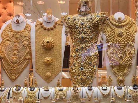 Dubai Gold Souk: Visit the gold shops in Dubai like a pro | CosmopoliClan