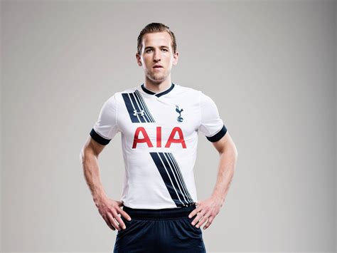 Download Tottenham Hotspur Harry Kane Photoshoot Wallpaper | Wallpapers.com