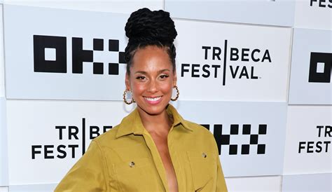 Alicia Keys Sparkles in Bedazzled Pumps at Tribeca Film Festival 2023 – Footwear News