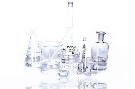 HD wallpaper: laboratory beakers in white background, research ...