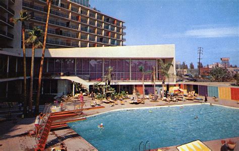 Beverly Hilton Hotel Beverly Hills CA | Showing pool area | William Bird | Flickr